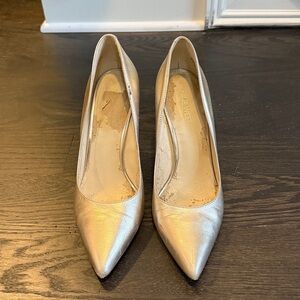 Nine West Tatiana Gold Leather pointy pumps sz 8